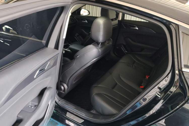 Used Hongqi H5 2022 Classic Model 1.5T DCT Flagship Edition Left Rear Seat