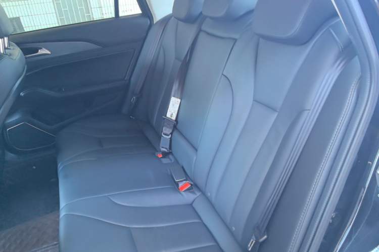 Used Hongqi H5 2022 Classic Model Facelift 1.5T DCT Qiyun Edition Left Rear Seat