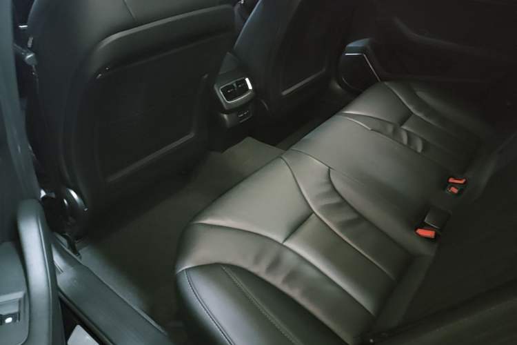 Used Hongqi H5 2022 Classic Model Facelift 1.5T DCT Qiyun Edition Left Rear Seat