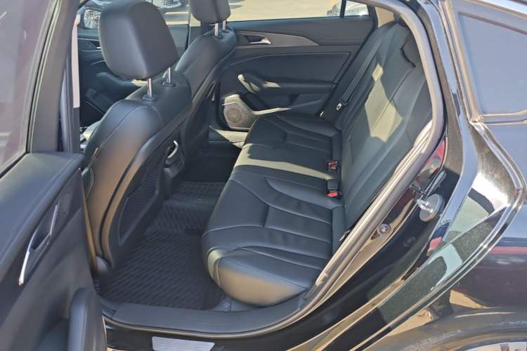 Used Hongqi H5 2022 Classic Model Facelift 1.8T Automatic Smart Connect Flagship Edition Left Rear Seat