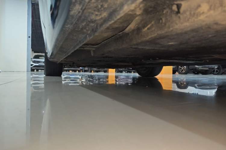 Used Hongqi H5 2022 Classic Model 1.8T Automatic Smart Connect Flagship Edition Left Side Sill