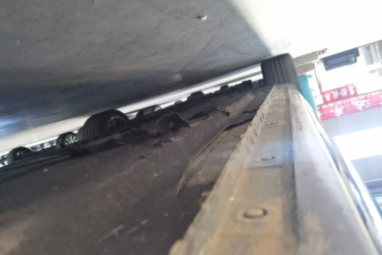 Used Hongqi H5 2022 Classic Model 1.5T DCT Flagship Edition Left Side Sill