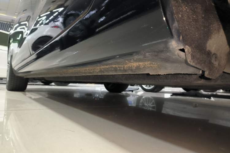Used Hongqi H5 2022 Classic Model Facelift 1.5T DCT Qiyun Edition Left Side Sill