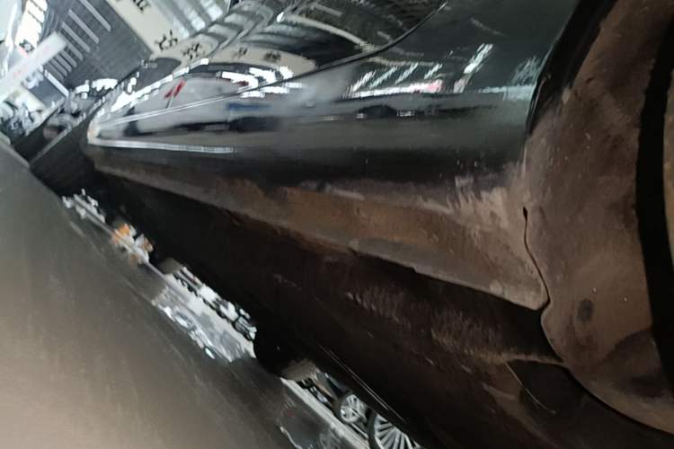 Used Hongqi H5 2022 Classic Model Facelift 1.8T Automatic Smart Connect Flagship Edition Left Side Sill