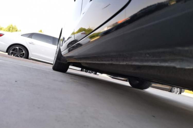Used Hongqi H5 2022 Classic Model Facelift 1.5T DCT Qiyun Edition Left Side Sill