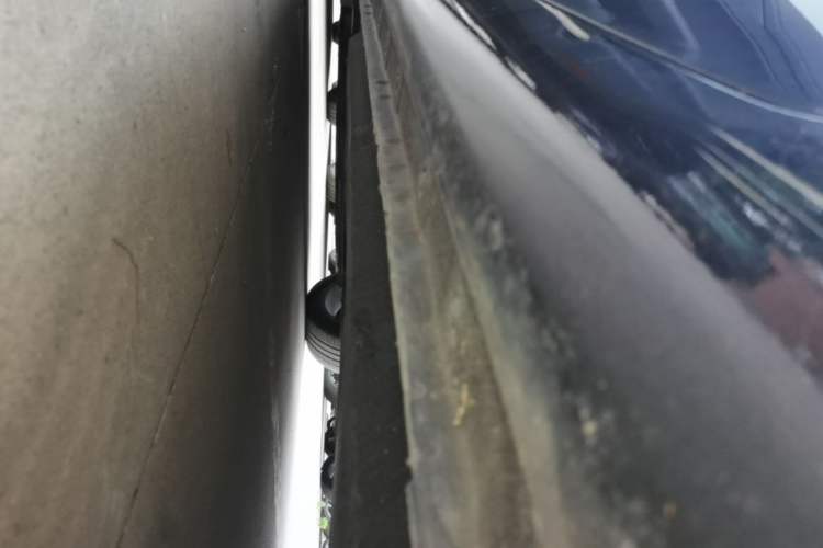 Used Hongqi H5 2022 Classic Model Facelift 1.8T Automatic Smart Connect Flagship Edition Left Side Sill