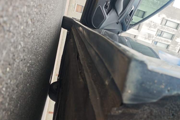 Used Hongqi H5 2022 Classic Model Facelift 1.5T DCT Qiyun Edition Left Side Sill