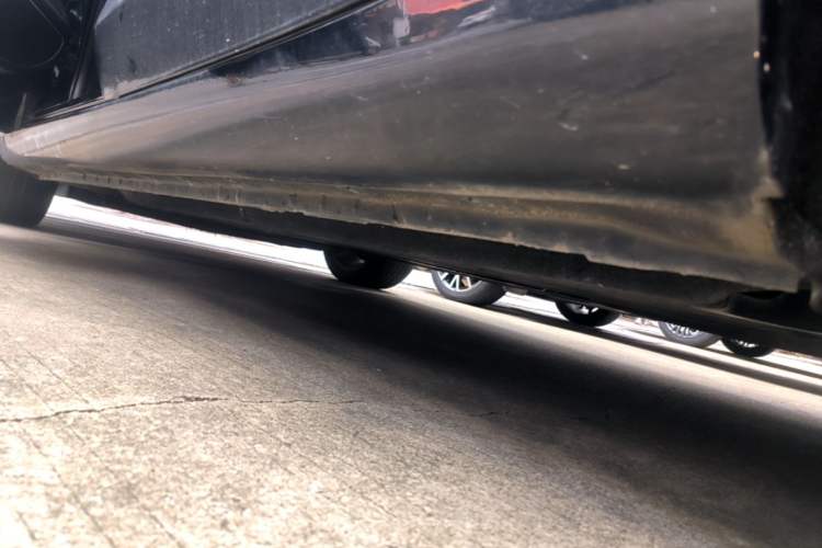 Used Hongqi H5 2022 Classic Model Facelift 1.8T Automatic Smart Connect Flagship Edition Left Side Sill