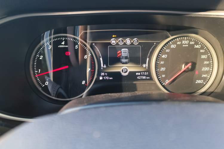 Used Hongqi H5 2022 Classic Model 1.5T DCT Flagship Edition Odometer Close Up