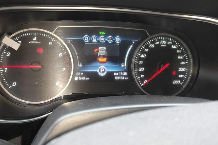 Used Hongqi H5 2022 Classic Model Facelift 1.8T Automatic Smart Connect Flagship Edition Odometer Close Up