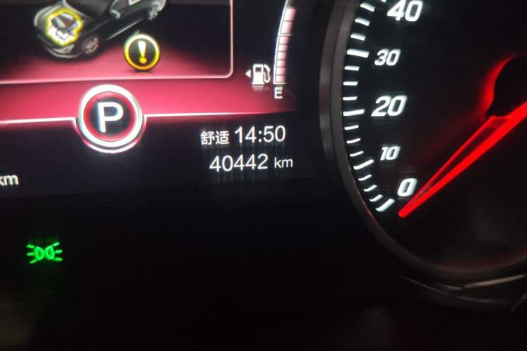Used Hongqi H5 2022 Classic Model 1.5T DCT Flagship Edition Odometer Close Up