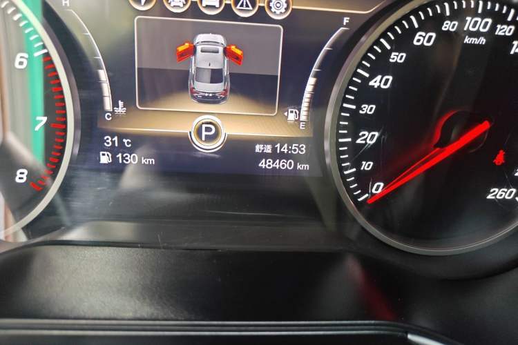 Used Hongqi H5 2022 Classic Model Facelift 1.8T Automatic Smart Connect Flagship Edition Odometer Close Up