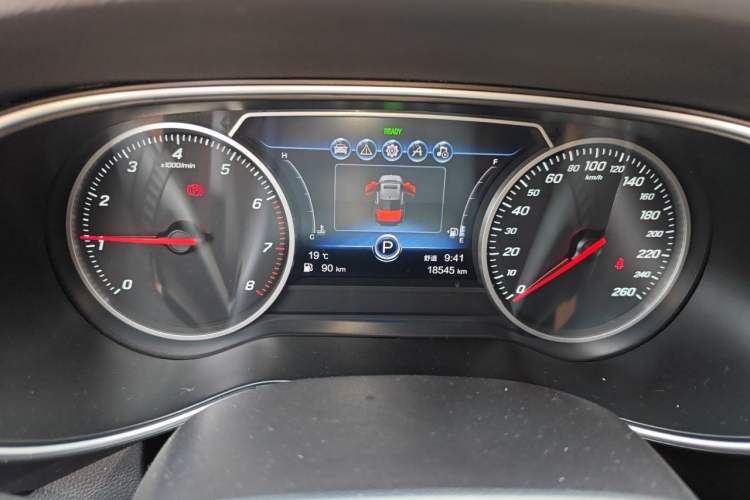 Used Hongqi H5 2022 Classic Model 1.8T Automatic Smart Connect Flagship Edition Odometer Close Up
