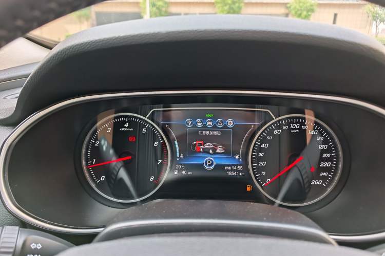 Used Hongqi H5 2022 Classic Model 1.8T Automatic Smart Connect Flagship Edition Odometer Close Up