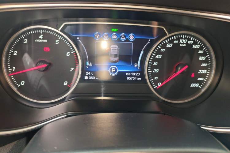 Used Hongqi H5 2022 Classic Model 1.8T Automatic Smart Connect Flagship Edition Odometer Close Up