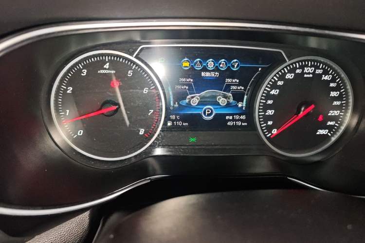 Used Hongqi H5 2022 Classic Model Facelift 1.5T DCT Qiyun Edition Odometer Close Up