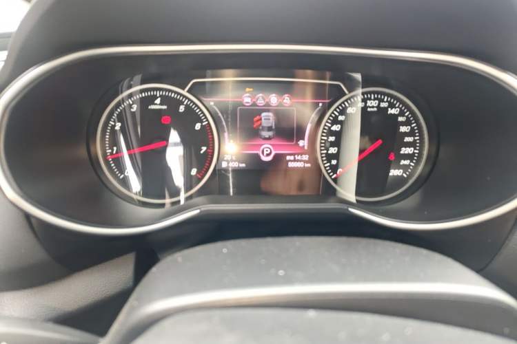 Used Hongqi H5 2022 Classic Model 1.5T DCT Flagship Edition Odometer Close Up