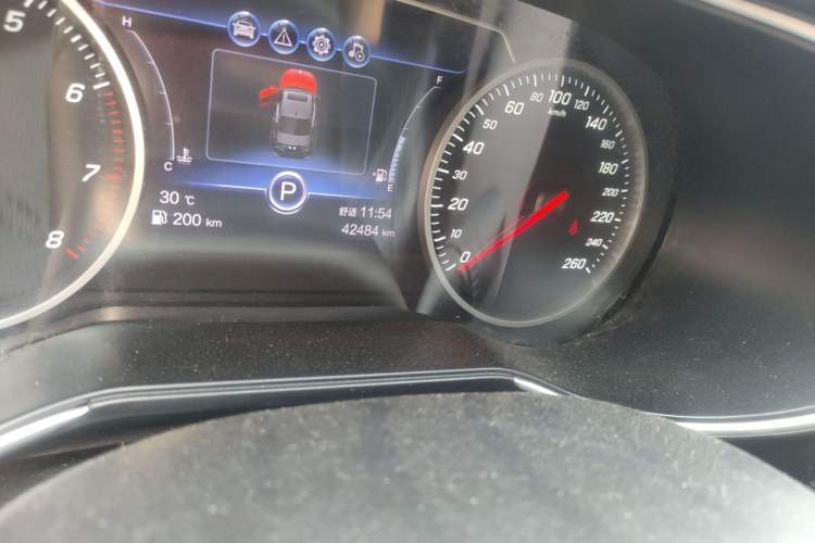 Used Hongqi H5 2022 Classic Model 1.5T DCT Flagship Edition Odometer Close Up