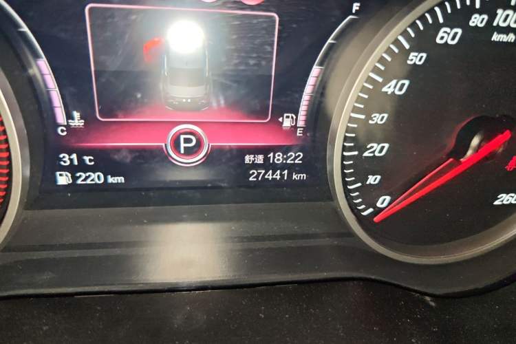Used Hongqi H5 2022 Classic Model Facelift 1.5T DCT Qiyun Edition Odometer Close Up