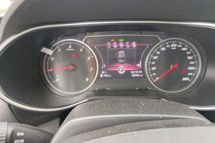 Used Hongqi H5 2022 Classic Model Facelift 1.8T Automatic Smart Connect Flagship Edition Odometer Close Up