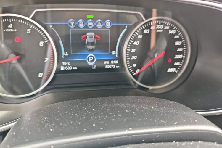 Used Hongqi H5 2022 Classic Model 1.8T Automatic Smart Connect Flagship Edition Odometer Close Up