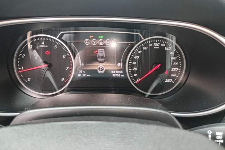 Used Hongqi H5 2022 Classic Model Facelift 1.8T Automatic Smart Connect Flagship Edition Odometer Close Up
