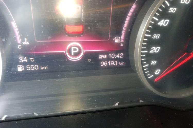 Used Hongqi H5 2022 Classic Model Facelift 1.5T DCT Qiyun Edition Odometer Close Up