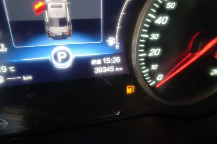 Used Hongqi H5 2022 Classic Model 1.8T Automatic Smart Connect Flagship Edition Odometer Close Up