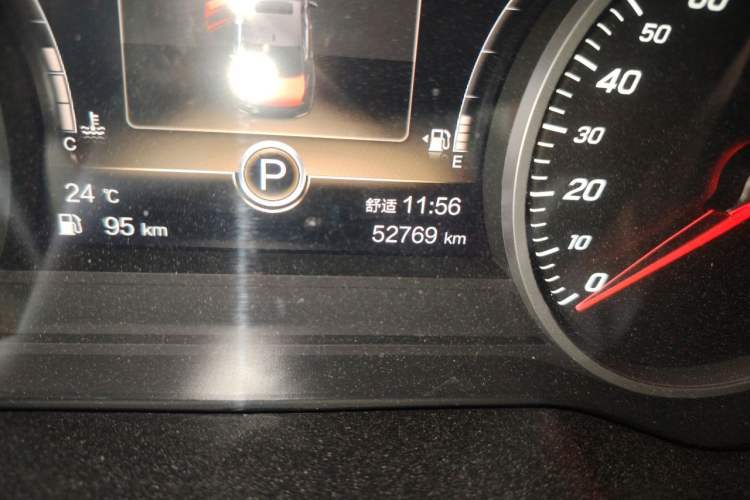 Used Hongqi H5 2022 Classic Model Facelift 1.5T DCT Qiyun Edition Odometer Close Up