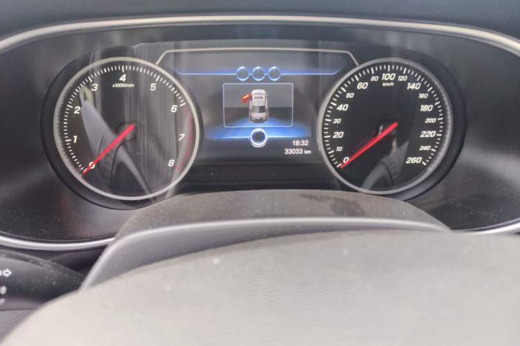 Used Hongqi H5 2022 Classic Model 1.5T DCT Flagship Edition Odometer Close Up