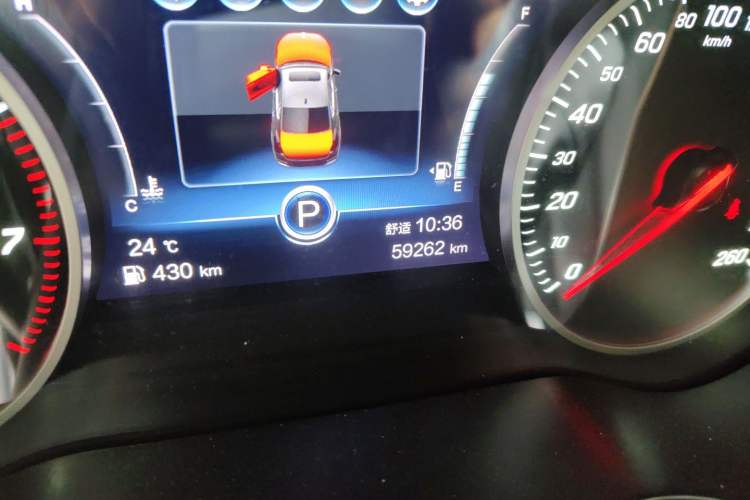 Used Hongqi H5 2022 Classic Model 1.8T Automatic Smart Connect Flagship Edition Odometer Close Up