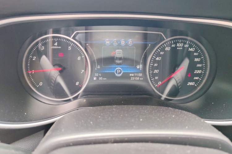 Used Hongqi H5 2022 Classic Model Facelift 1.5T DCT Qiyun Edition Odometer Close Up