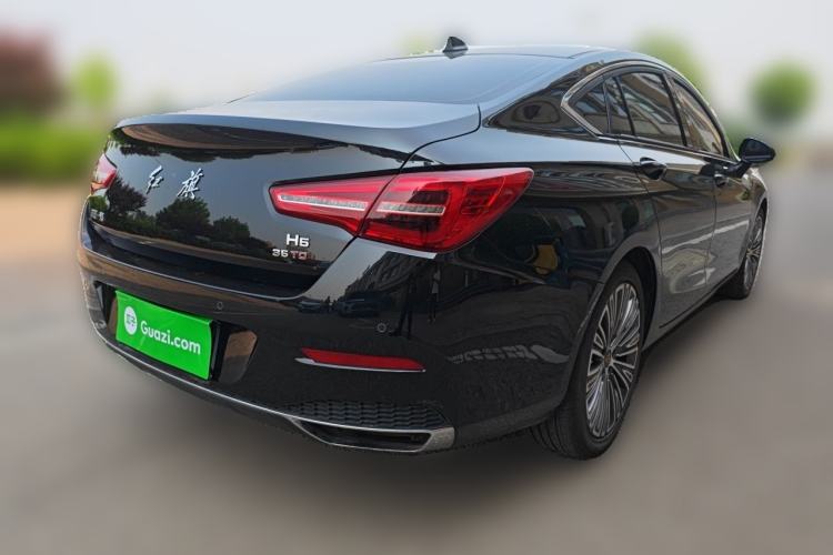 Used Hongqi H5 2022 Classic Model 1.8T Automatic Smart Connect Flagship Edition Rear Right 45 Deg
