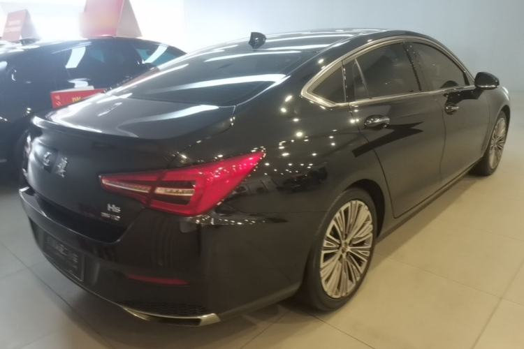 Used Hongqi H5 2022 Classic Model 1.8T Automatic Smart Connect Flagship Edition Rear Right 45 Deg