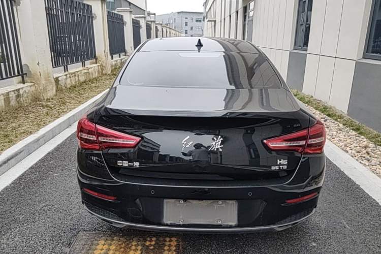 Used Hongqi H5 2022 Classic Model Facelift 1.8T Automatic Smart Connect Flagship Edition Rear