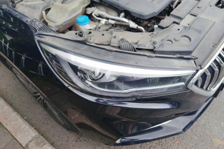 Used Hongqi H5 2022 Classic Model 1.5T DCT Flagship Edition Right Front Headlight