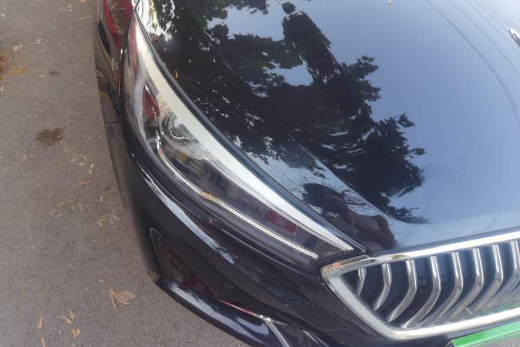Used Hongqi H5 2022 Classic Model 1.8T Automatic Smart Connect Flagship Edition Right Front Headlight