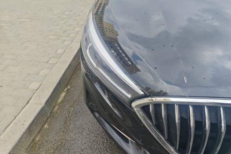 Used Hongqi H5 2022 Classic Model 1.8T Automatic Smart Connect Flagship Edition Right Front Headlight