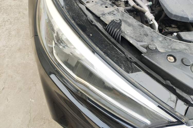 Used Hongqi H5 2022 Classic Model Facelift 1.8T Automatic Smart Connect Flagship Edition Right Front Headlight