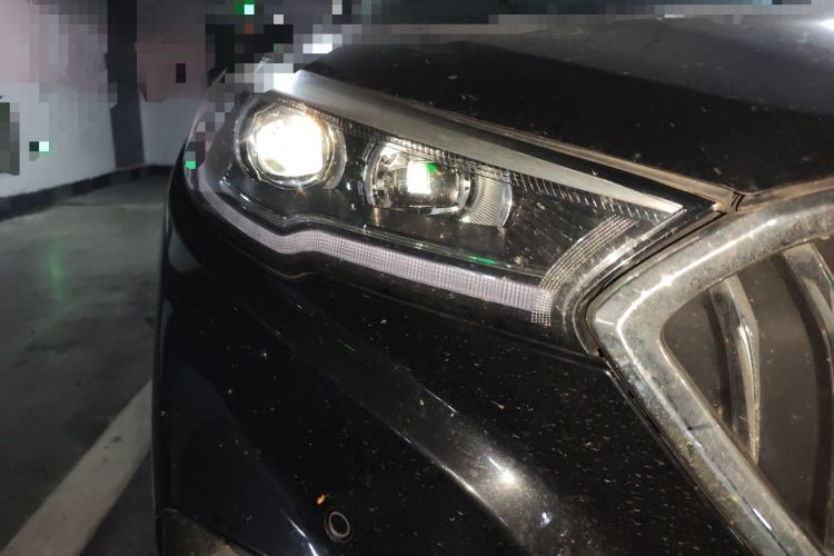 Used Hongqi H5 2022 Classic Model Facelift 1.5T DCT Qiyun Edition Right Front Headlight