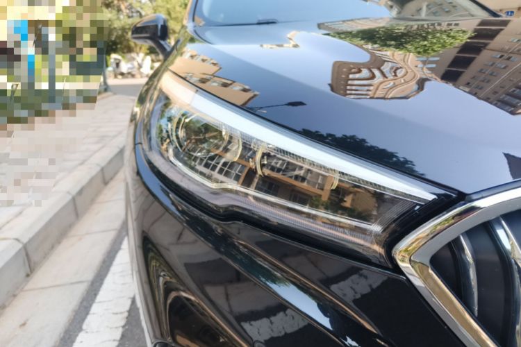 Used Hongqi H5 2022 Classic Model 1.8T Automatic Smart Connect Flagship Edition Right Front Headlight