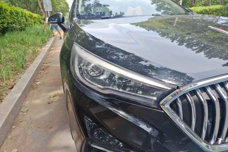 Used Hongqi H5 2022 Classic Model Facelift 1.5T DCT Qiyun Edition Right Front Headlight