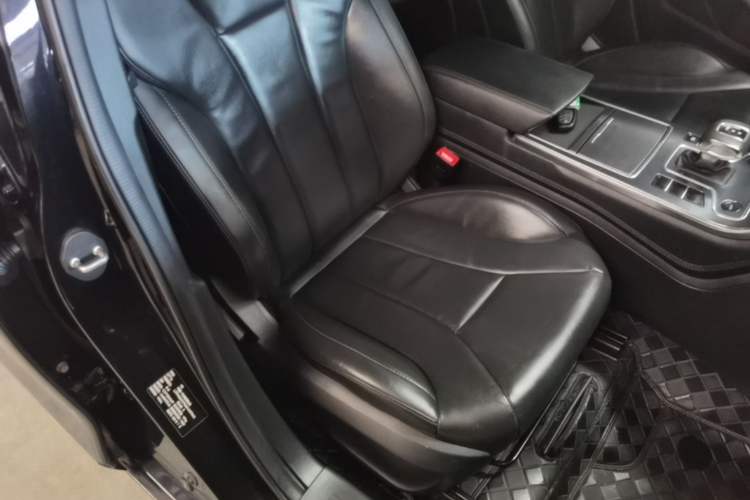 Used Hongqi H5 2022 Classic Model 1.5T DCT Flagship Edition Right Front Seat