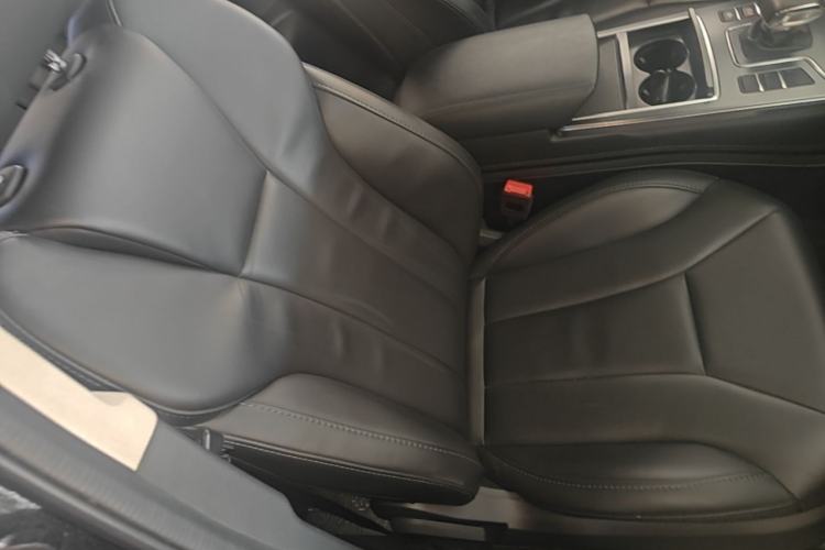 Used Hongqi H5 2022 Classic Model Facelift 1.8T Automatic Smart Connect Flagship Edition Right Front Seat
