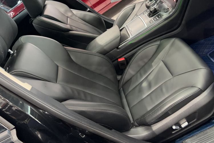 Used Hongqi H5 2022 Classic Model Facelift 1.8T Automatic Smart Connect Flagship Edition Right Front Seat