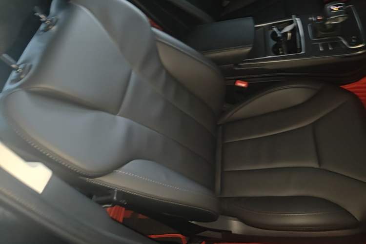 Used Hongqi H5 2022 Classic Model Facelift 1.8T Automatic Smart Connect Flagship Edition Right Front Seat