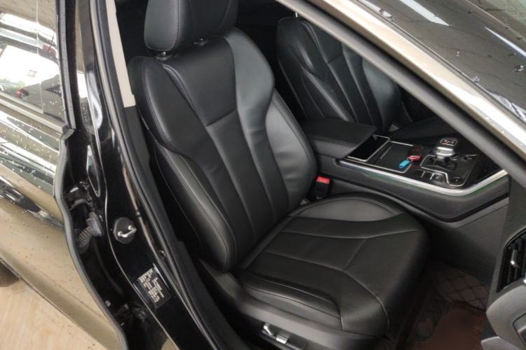 Used Hongqi H5 2022 Classic Model 1.8T Automatic Smart Connect Flagship Edition Right Front Seat