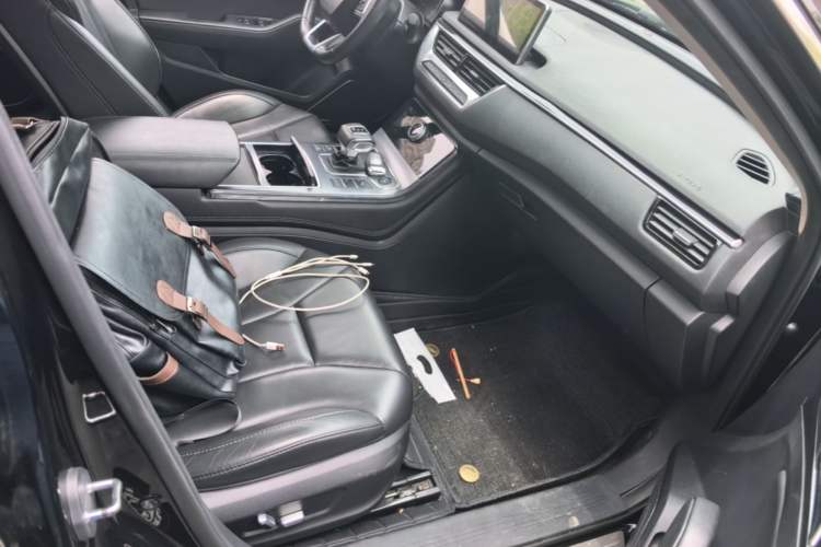 Used Hongqi H5 2022 Classic Model Facelift 1.8T Automatic Smart Connect Flagship Edition Right Front Seat