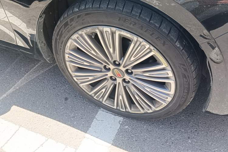 Used Hongqi H5 2022 Classic Model Facelift 1.5T DCT Qiyun Edition Right Front Wheel Hub