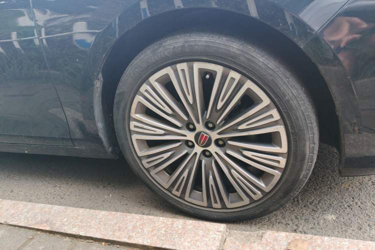 Used Hongqi H5 2022 Classic Model 1.5T DCT Flagship Edition Right Front Wheel Hub